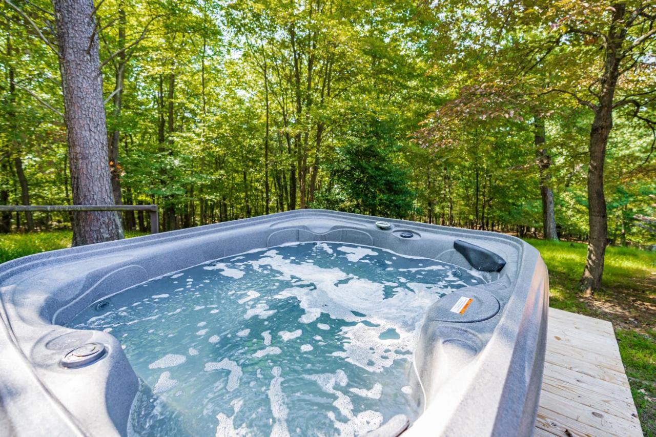 River Access Cabin With Hot Tub, Fire Pit, & Wifi! Morton Grove Екстер'єр фото