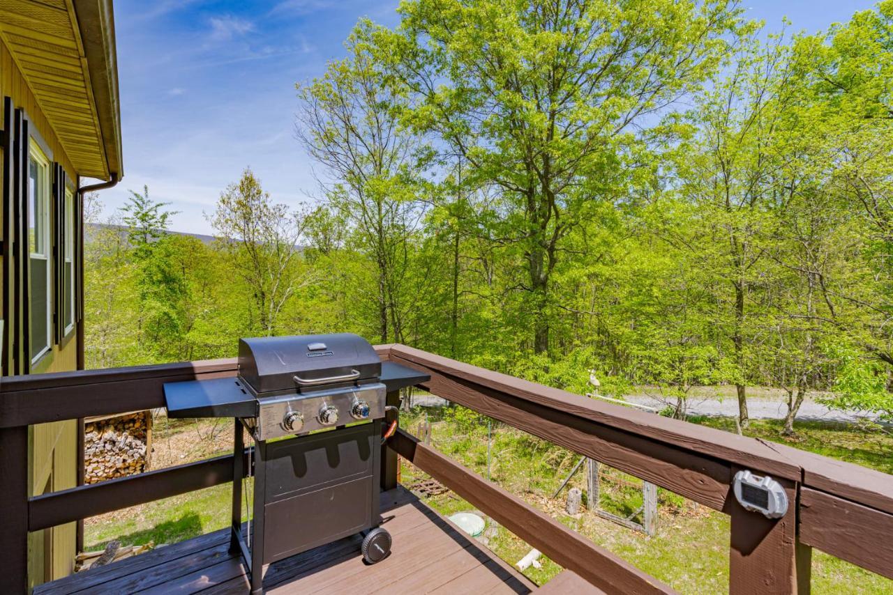 River Access Cabin With Hot Tub, Fire Pit, & Wifi! Morton Grove Екстер'єр фото